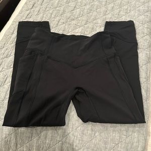 Lululemon size 6 25 in length